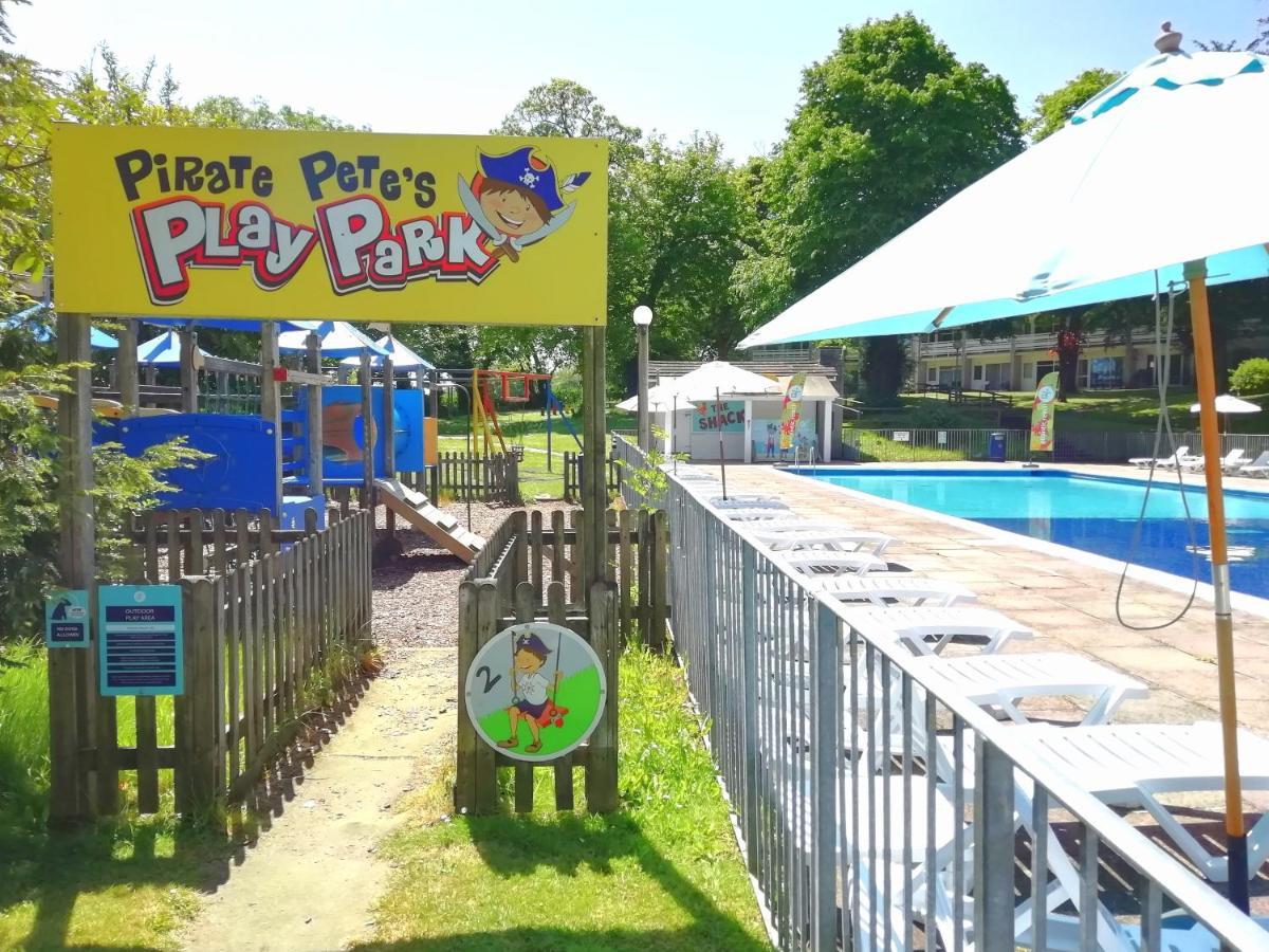 Cornwall Family Friendly Villa With Free Use Of Pool, Soft Play, Mini Golf, Tennis, Gym, Fitness Classes, Sauna And Ice Baths Newquay (Cornwall) Luaran gambar